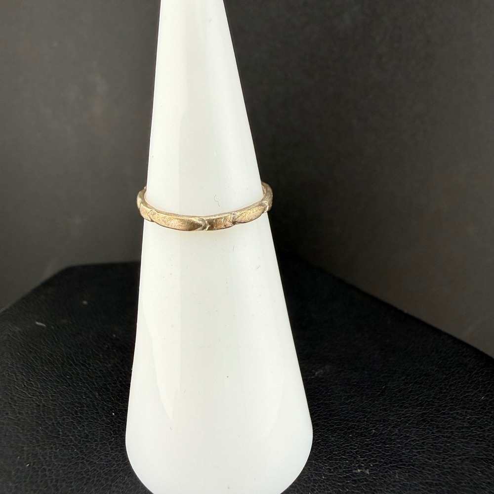 Vintage Sterling Silver Band Ring Textured Patina Size 4 READ